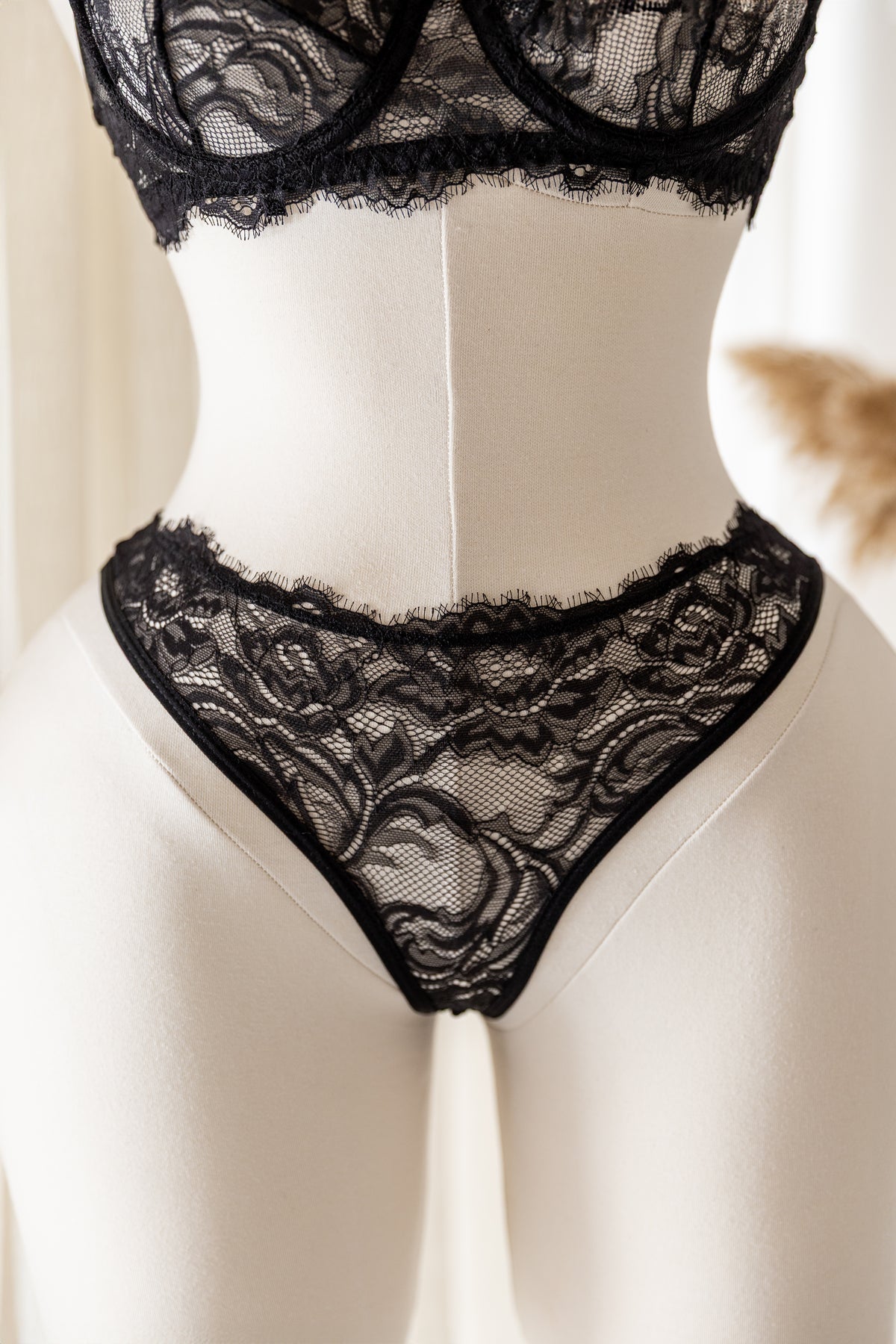 Bella Siyah Desteksiz Bralet Takım