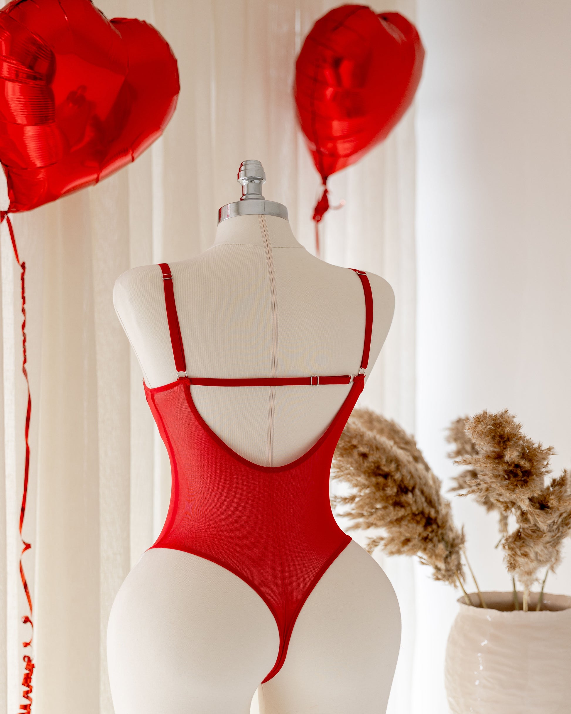 Amour Transparan Kırmızı Kalp Desenli Bodysuit