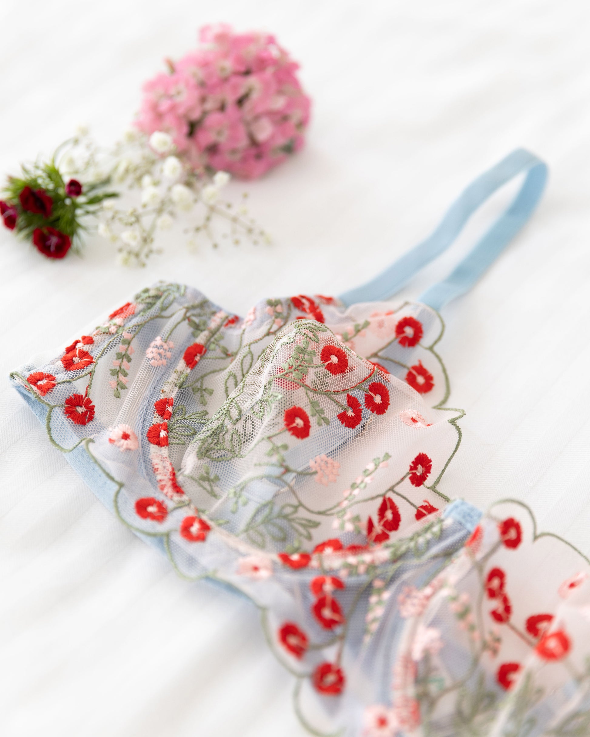 Flora Çiçekli Mavi Desteksiz Bralet Takım