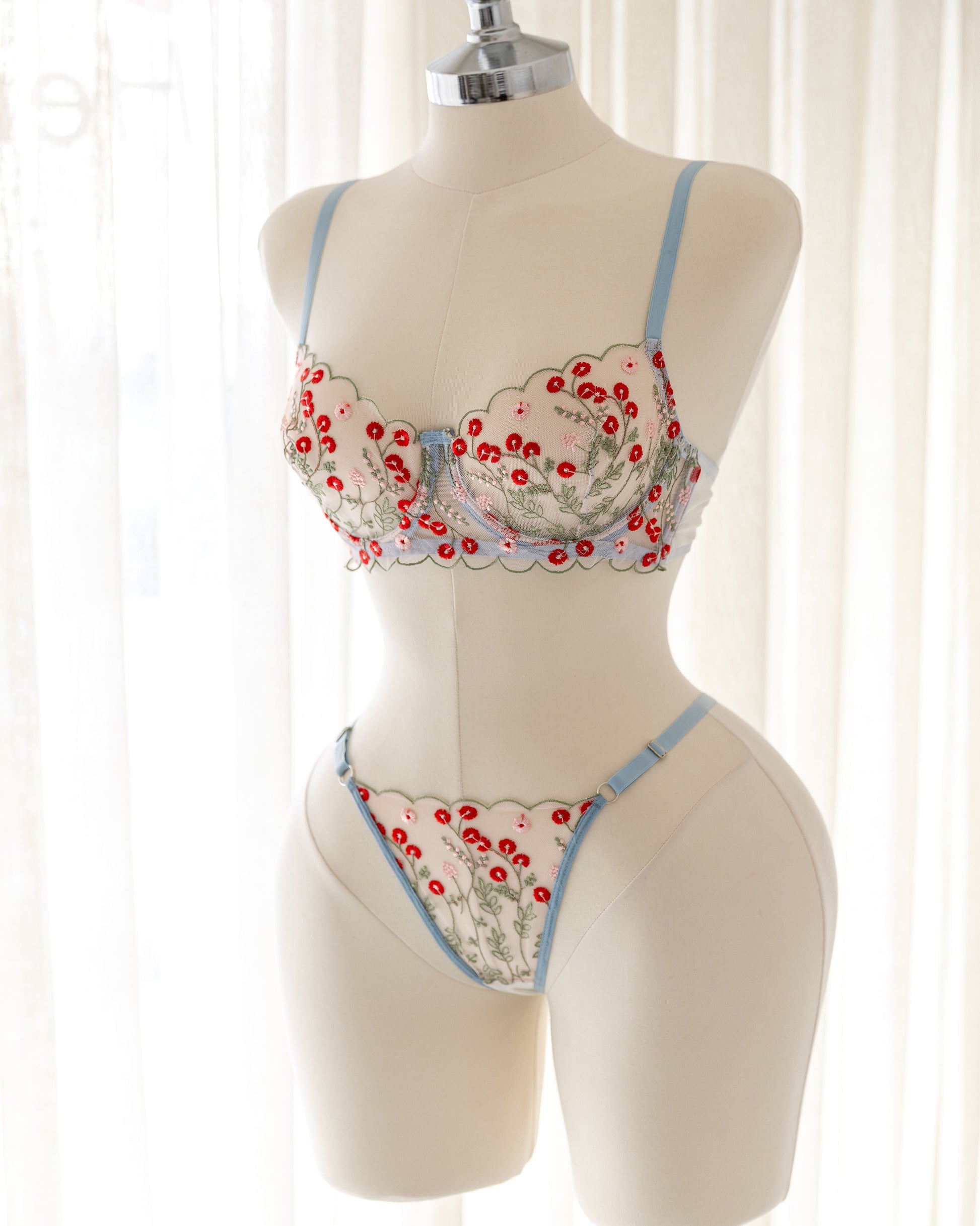 Flora Çiçekli Mavi Desteksiz Bralet Takım