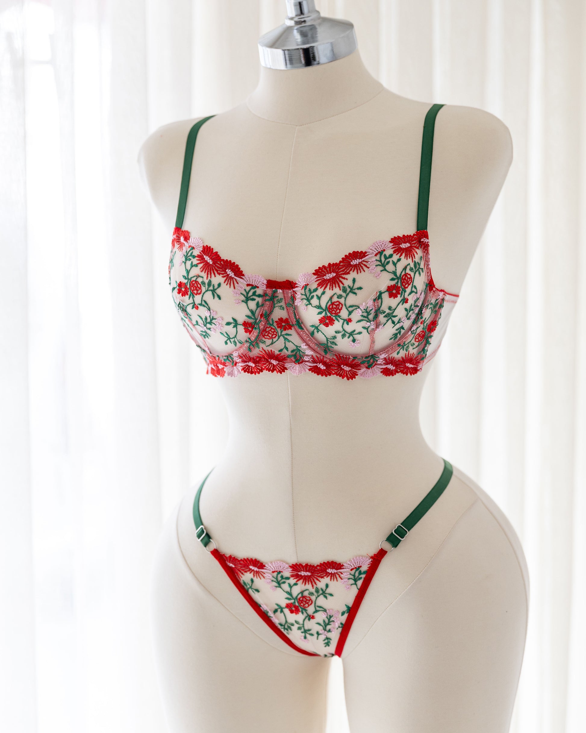 Ruby Çiçekli Kırmızı Desteksiz Bralet Takım