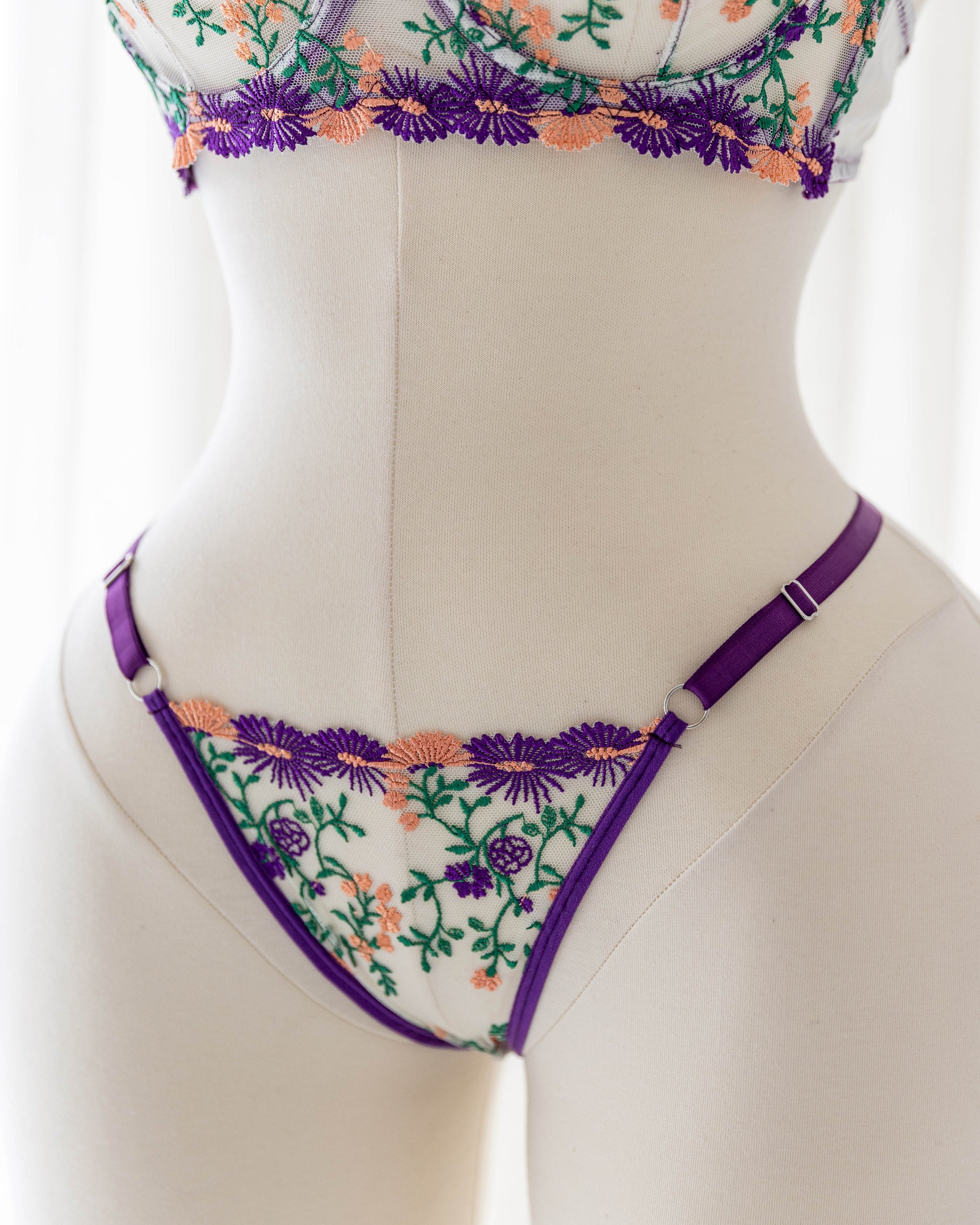 Ruby Çiçekli Mor Desteksiz Bralet Takım